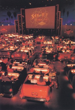 communicorewest:  In the Sci-Fi Dine-In Theater Restaurant, the seating area is a drive-in theater, complete with a fake night sky and twinkling stars. 