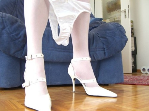 groomingforsissys: White flash of slinky smalls More here - theworldofhugoblack.blogspo