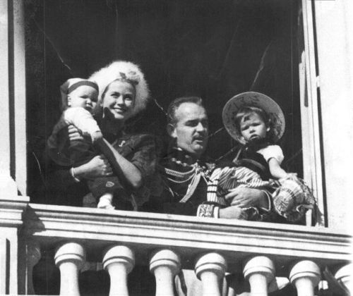 graceandfamily: Monaco National Day celebrations – Prince Rainier III holds Princess Caroline and Pr