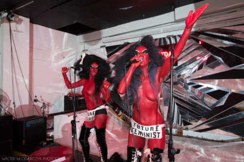 wlodarczyk: Kembra Pfahler’s performance at the new Superchief Gallery NYC / Tender Trap opening party. Happy Halloween!
