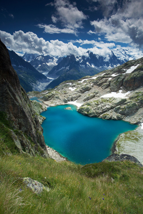 travelingcolors:  Lac Blanc, Chamonix | France (by Pino Carrola)