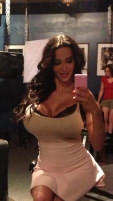 Aubreyb:  Hypnobimbosissy:  Biggerandbigger:  Amy Anderssen Once Again Is Just Way