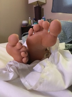 My sexy feet and incredibly sexy toes..