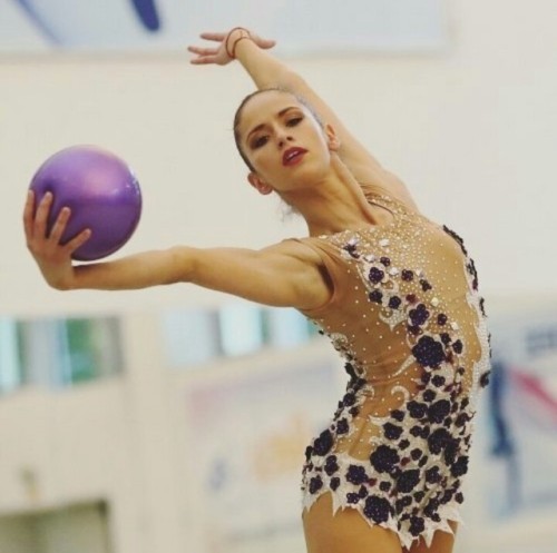 Left side old leotard, right side new leotard. And my question is just why? The old ones where so or