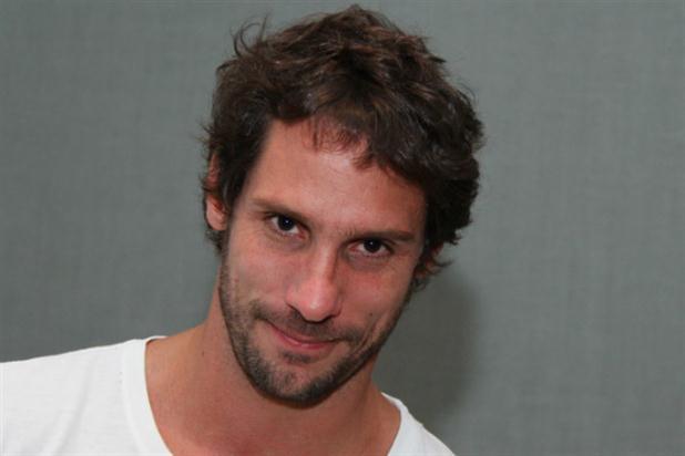 rebelerik:  +Gonzalo Valenzuela+- in En la cama