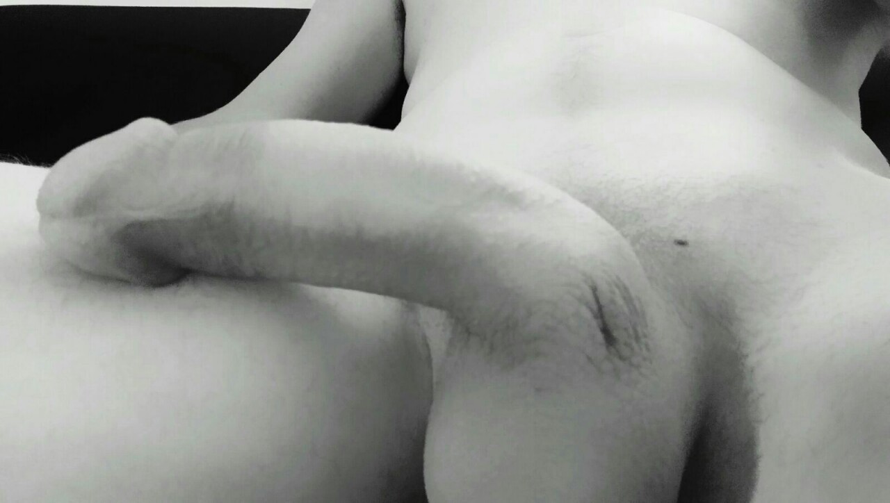 xquisitedicksforprettylips:  On your knees and open your mouth, my cock is yours