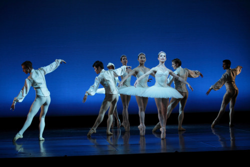 Lucy Green, Yang Liu, Maree White and artists of the Royal NZ  Ballet - Verdi Variations - PHOT