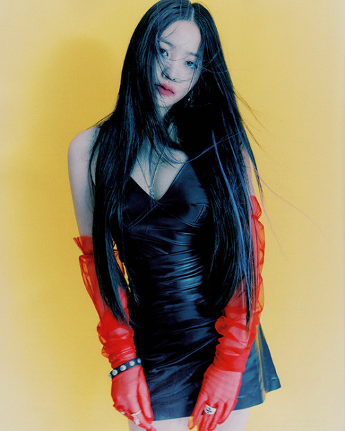 sanasminatozaki:Yeri for Allure Magazine by Hong Janghyun (scan cr. sgsgom)