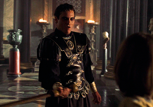 monsieurphantom: Joaquin Phoenix as Commodus in Gladiator (2000) dir. Ridley Scott Costume design by