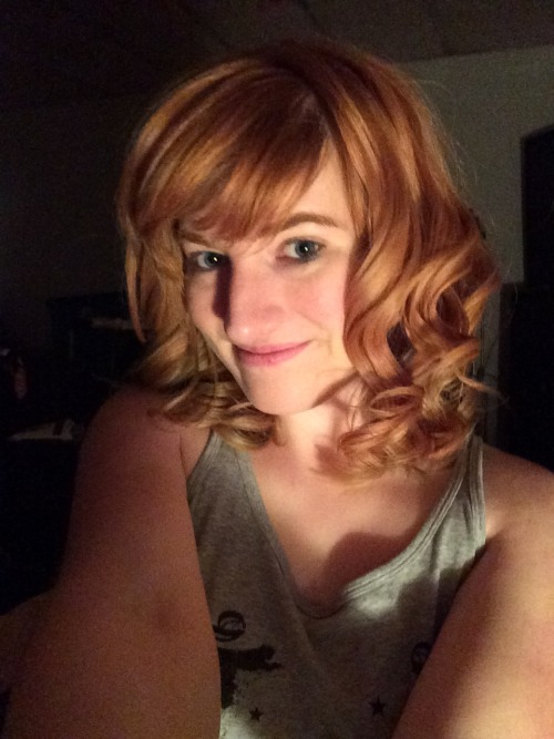 daddysbabydollxx: I’m your little scarlet, starlet, singing in the garden. Kiss me on my open 