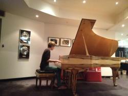twerkdatash:  cutelucas:  and here we have 15 year old luke playing the piano   are we not gonna talk about that nice ass piano
