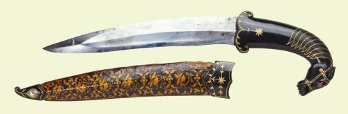 art-of-swords:  Khanjar DaggerDated: circa 1850Culture: IndianaMedium: steel, gold, black jade, diamonds, rubies and lacquered woodMeasurements: 36.5 x 10.6 x 1.8 cmAcquirer: King Edward VII, King of the United Kingdom (1841-1910)Provenance: presented