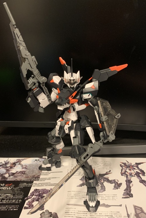 XZM-FE05 Hundred EdgeI have been waiting for this kit to come out since it was revealed in February 
