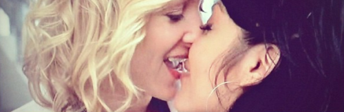 njralavignesmileclaudfuckkk:  Calzona kiss adult photos
