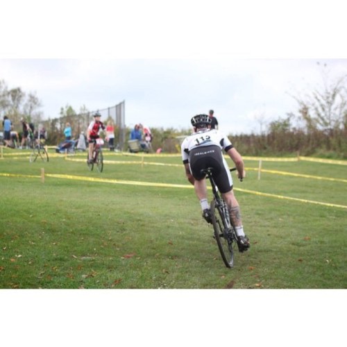 spindatt: I’ve just always liked this picture. And I miss racing.  #cyclocross #briannesteinman #out