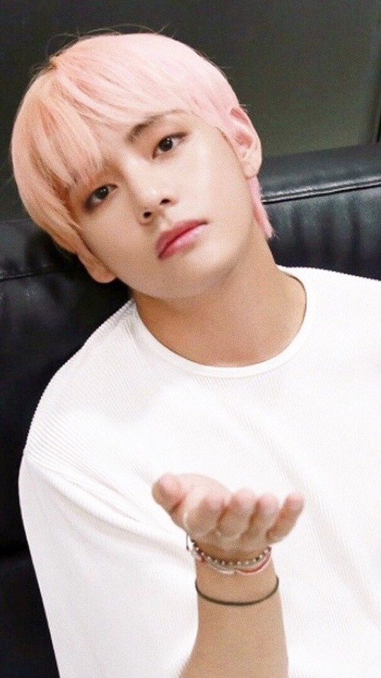 Pink Haired Taehyung Wallpapers 💞
