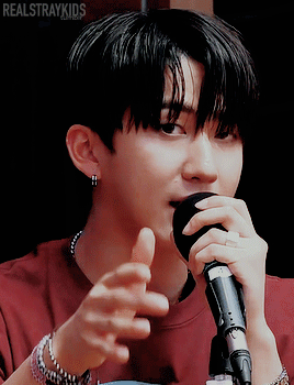 realstraykids:killer eye contact 