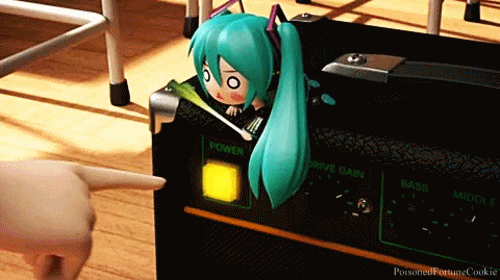 shinichi-chan:  don’t touch miku’s amplifier  