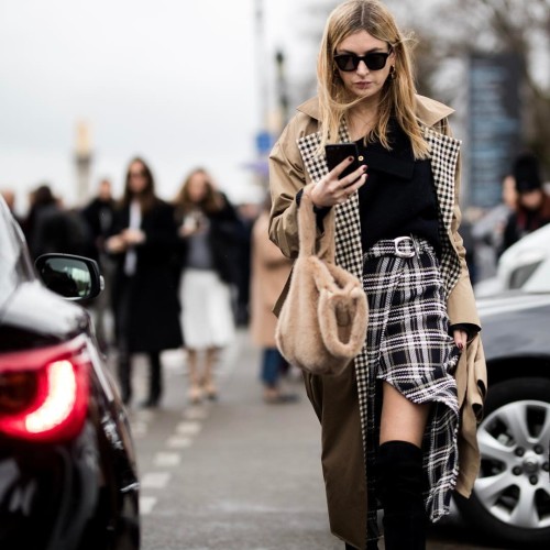 ✖️ With @camillecharriere ^ - #camillecharriere outside the #maisonmargiela show in #Paris during #P