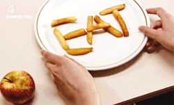 fellinlovealone:  skins gifs♡  