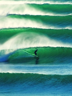 surfsouthafrica:  Perfect waves at Impossibles,
