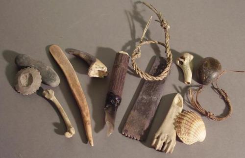 kunstschatz: grehtsteinmann: neolithic tool kit humans are occasionally charming little creatures