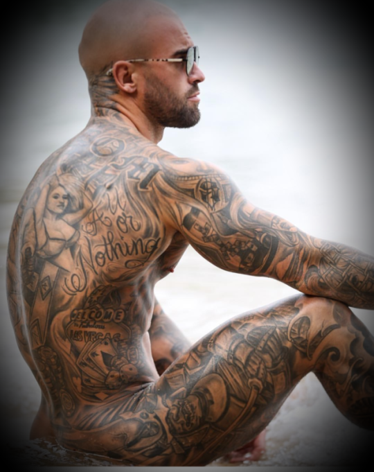 kt1700: I AM STUD… Gorgeous  