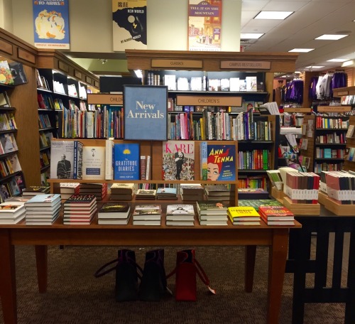bookphile: Bookstores of Boston #8: Barnes and Noble @ Emerson x Bookseller chain stocking housebran