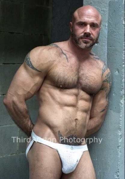 sweetazztyger40: nippig:  Scott Bolton aka vancouverbud  WWWWWWOOOOOOFFFFFF DADDY😍😍,CUM