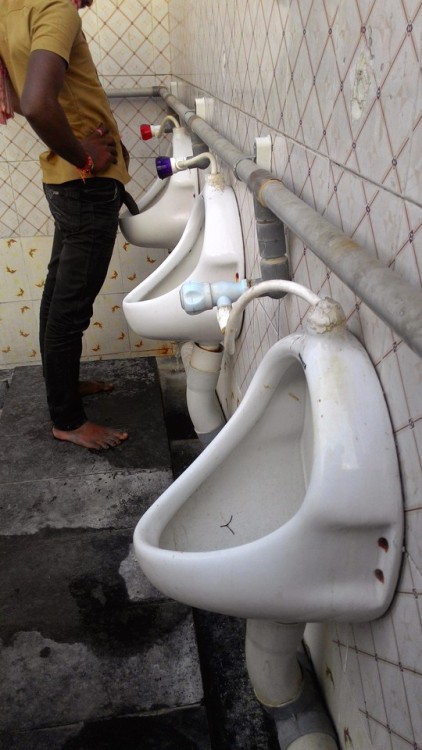 blackloverin: I saw him public toilet .. When i saw him.. It was big surprise seeing a big cock..jus