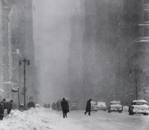 birdsong217: Andreas Feininger  Big Snow, 42nd Street, New York, 1956.