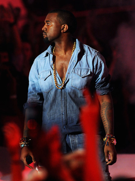 takethatdicknigga:  Kanye has the phattest ass in the game 👅 **Plus added bonus