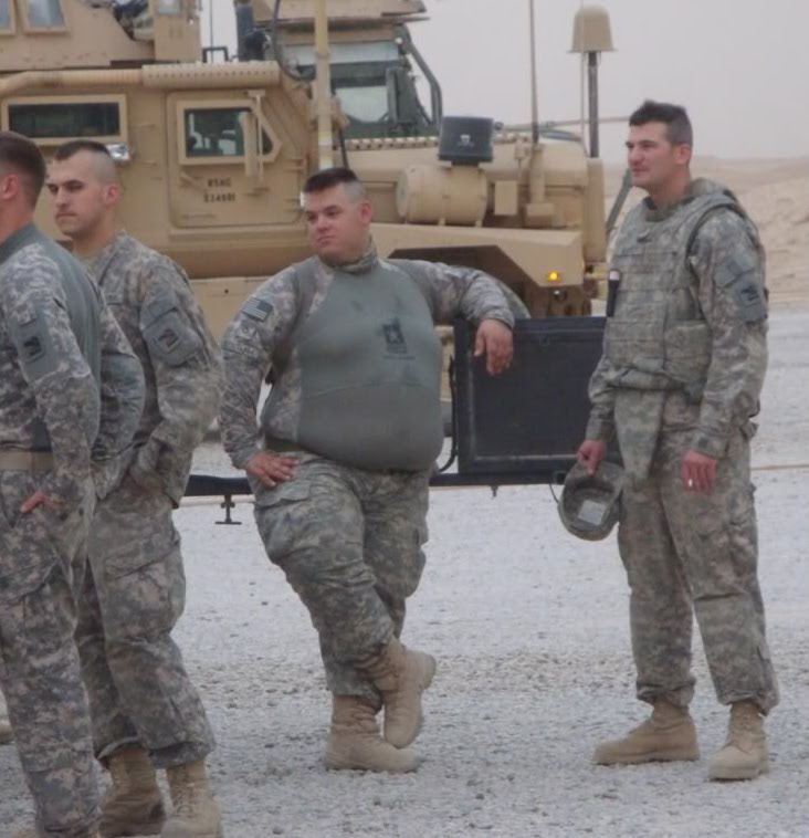 bloatmeup:  crileyt:  gato-loco: Too fat to fight? Huffing and puffing all the way