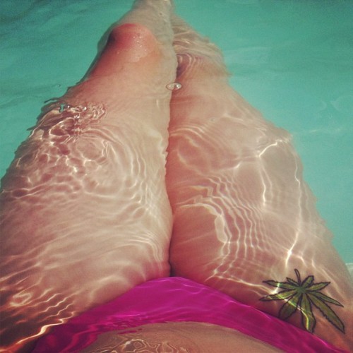 dopedwhore:  ☀ #pool #me 