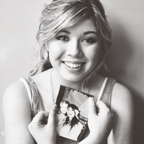 jennette-mccurdy:Please take a moment of silence to honor Debra McCurdy. She has fought breast cance