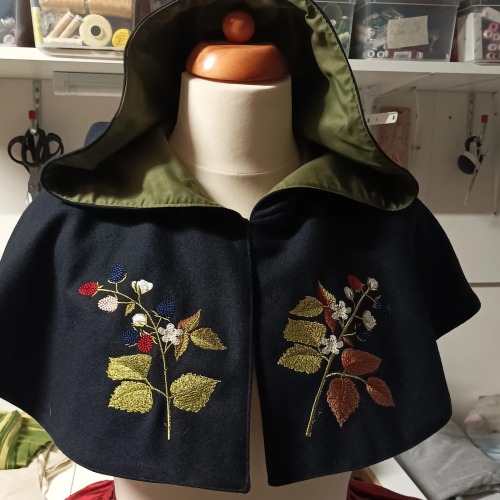 Embroidered Capes // CraftStoreCz