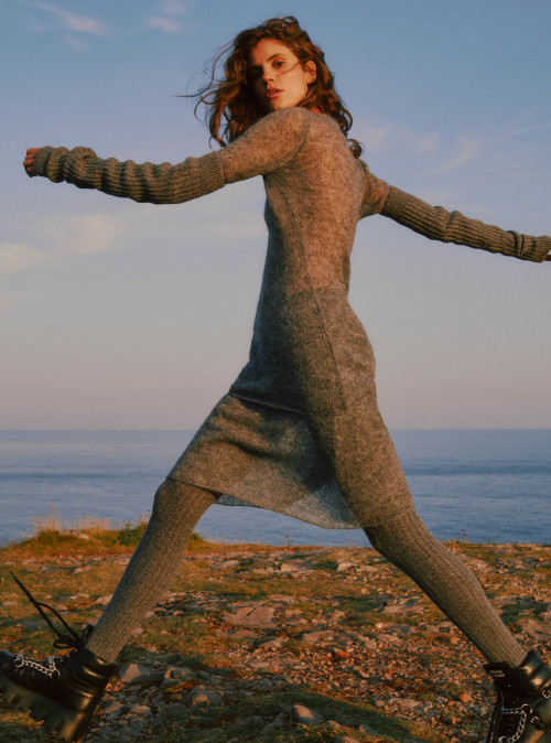 At the Turning of the Tides (Part II) Antonina Petkovic by Agata Popieszynska Harper&rsquo;s Bazaar 