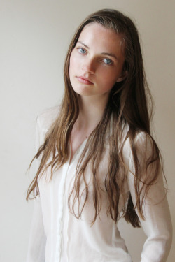 castingcalls:  Lisette Cornelisse @ Modelution