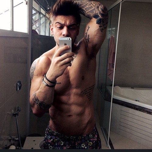 decisivo:  Insta @decisivotk follow back ♡😘