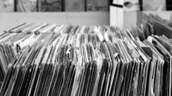 vinylhunt:  Digging for Vinyl and the Meaning
