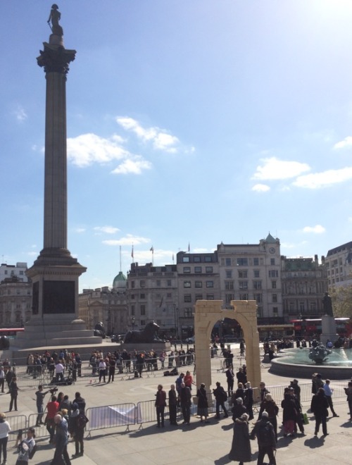 Recreation of Palmyra’s 3rd century B.C.E. Triumphal Arch in London (via London photos: Palmyra Arch