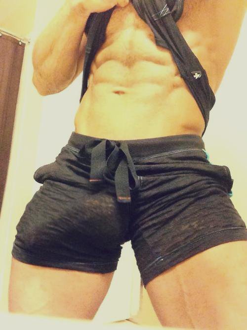 bulge-xlbigdick:  hotcuteguyss:  hot and big bulge <3   bulge 