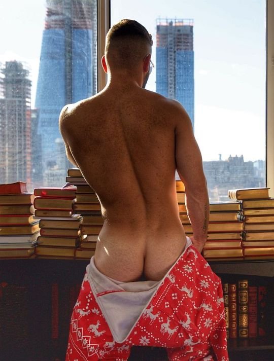 kinseycategory6:  Reblog- Exceptional Men | Sensual Gay Male | Lust Kink