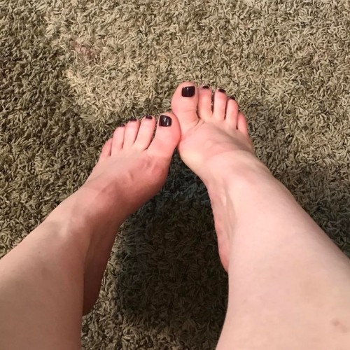 #cutefeet #cutetoes #footporn #footfetishnation #footfetishcommunity #footfetishgroup #suckabletoes 