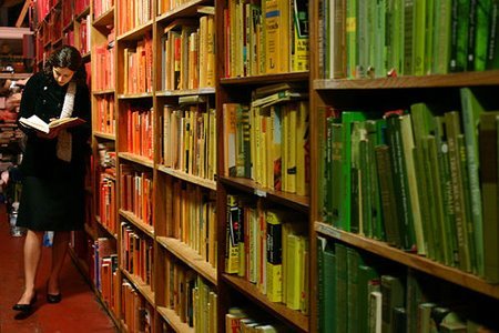  Chris Cobb, an artist based in San Francisco, has created an amazing installation in bookshop called Adobe Books- he catalogued every single one of the 20,000 books by color. The project is titled There is Nothing Wrong in This Whole Wide World. They