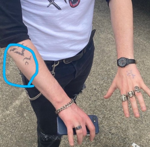 Honestly Something I Just Noticed Was That Eddies Tattoos Kind Of Represent Like Whats Happening So Far