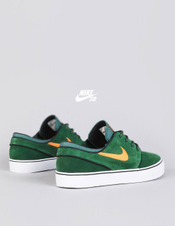 queseyomano:  shoe-pornn:  Nike SB Janoski-Gorge Green/ Total Orange.  need. 