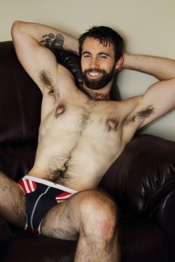 muskelimiehet2:  This photo of a hairy cutie makes me always so happy.How about you?  http://prohibitedsecretgarden.tumblr.com/