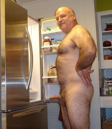 abrian11:  daddyclassics:  Great daddy  Got food? 
