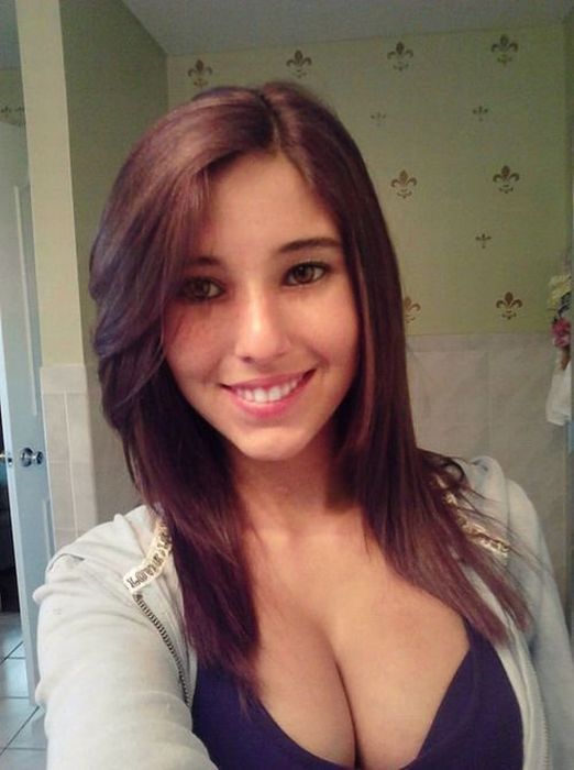 babebase:  The cute teen Angie Varona